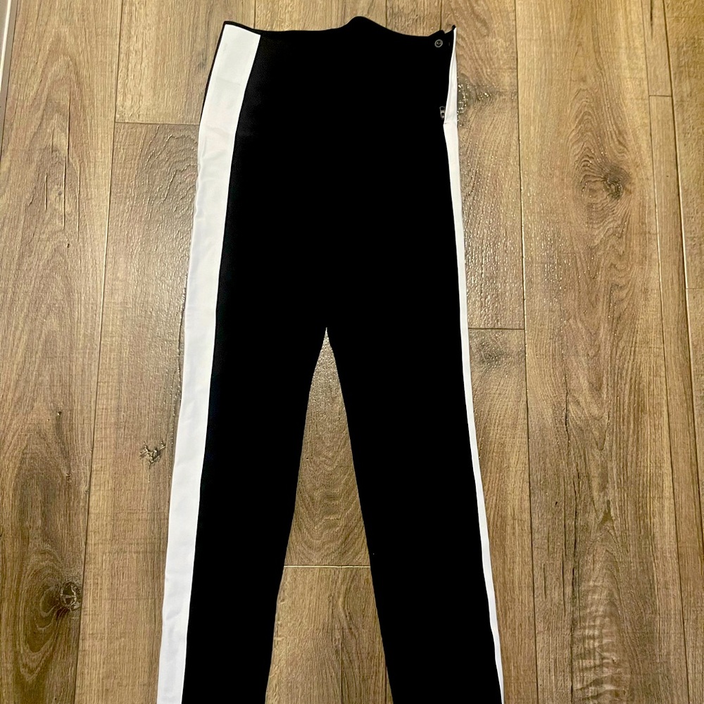 Athleta Black and White Interstellar Pants Sz 4